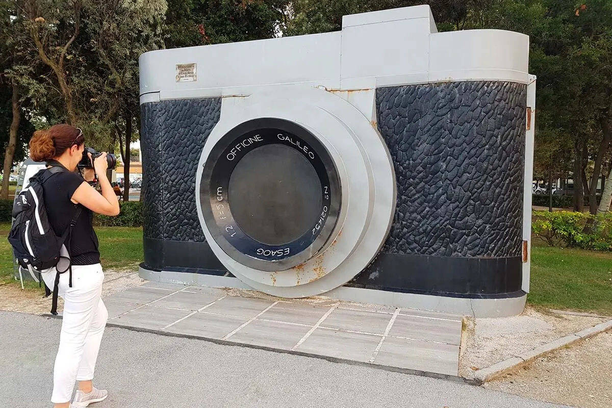 Macchina Fotografica Gigante Fellinia - large camera at Fellini Park in Rimini Italy