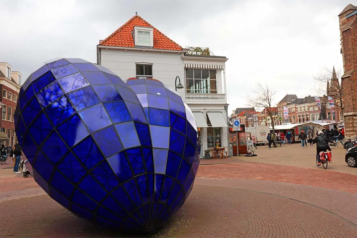 Delft Blue Heart sculpture