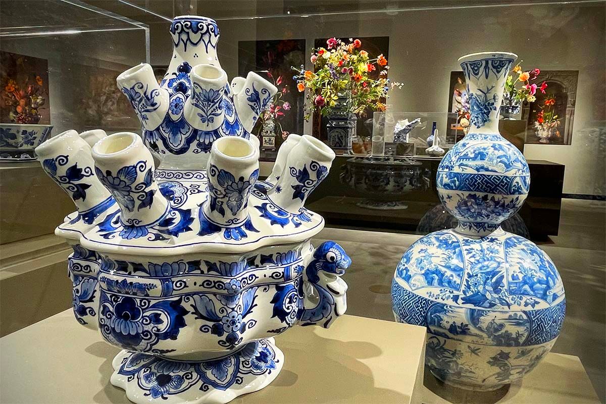 Delft Blue porcelain tulip vase - Royal Delft Museum Delft
