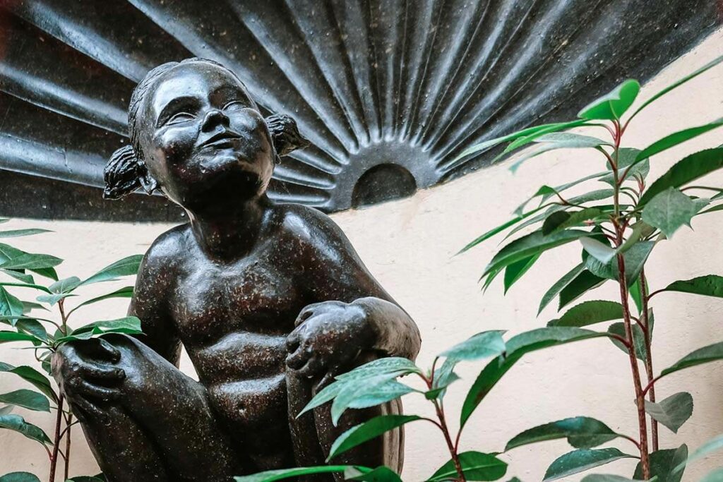 Why A Peeing Boy Became The Symbol Of Brussels Manneken Pis Story