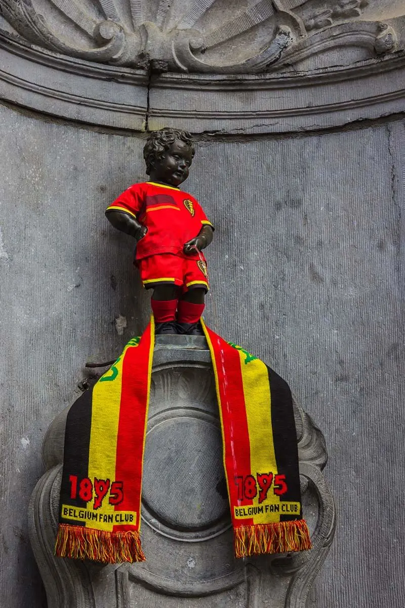 Manneken Pis in Belgian Red Devils football costume