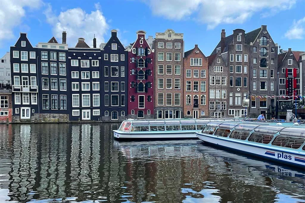 Amsterdam 4 days itinerary - Damrak
