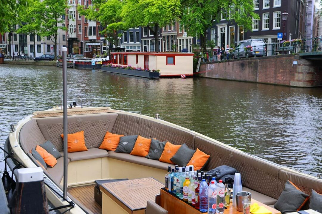 Amsterdam Canal Cruise 2024 10 Tips For A Better Experience   Amsterdam Canal Cruise Open Boat With Drinks 1080x720 