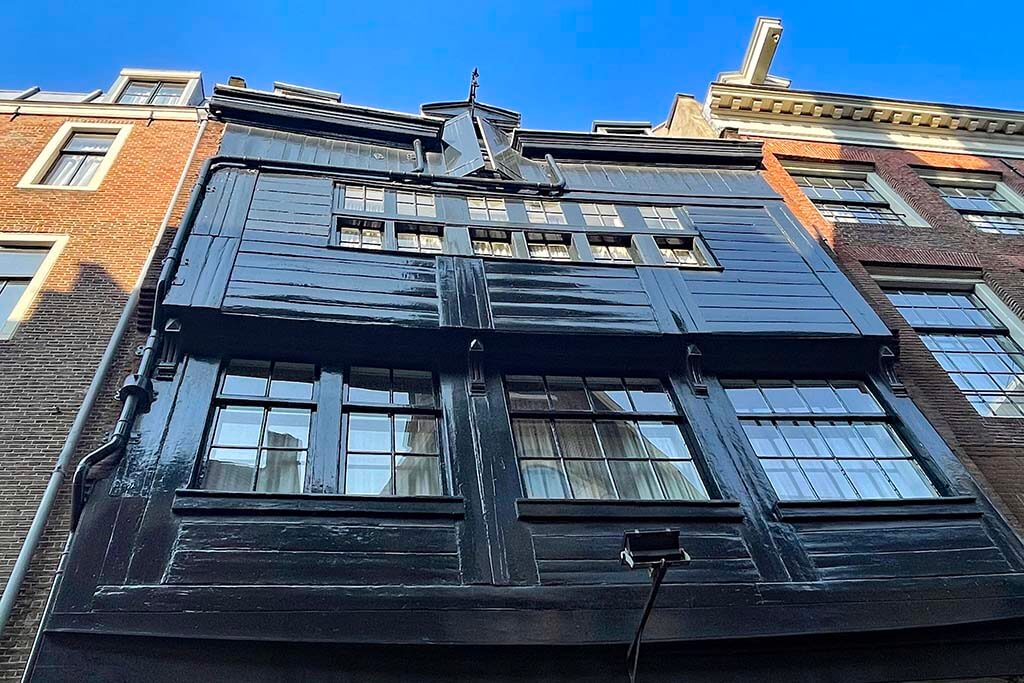 One of the oldest wooden houses in Amsterdam - now Cafe In ‘t Aepjen, on Zeedijk 1