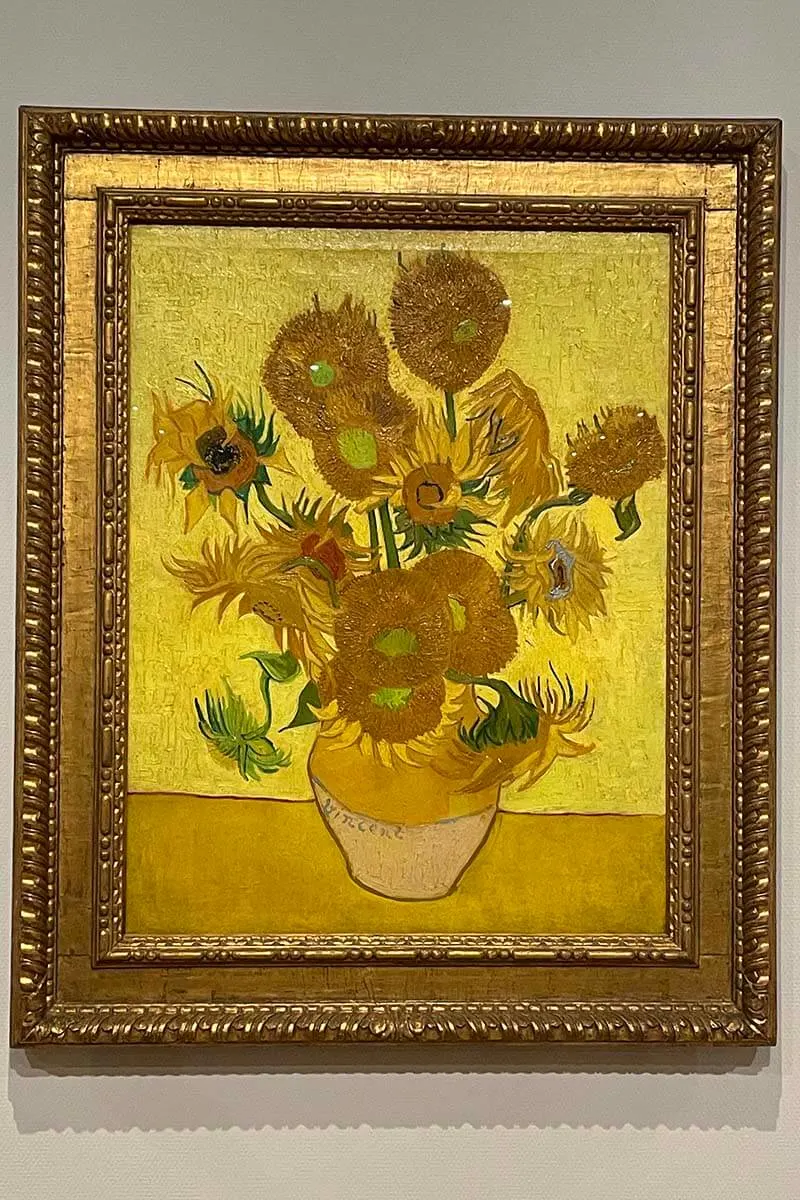 Los girasoles del cuadro de Van Gogh en el Museo Van Gogh de Amsterdam