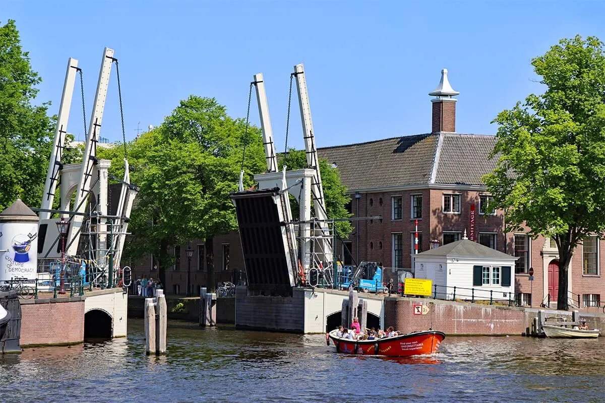 Walter Süskind Bridge (Walter Süskindbrug) in Amsterdam
