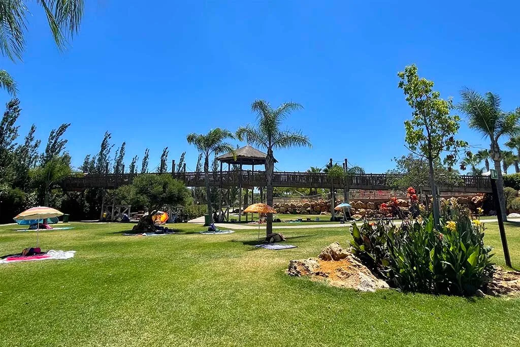 Lawn with sun umbrellas at Zoomarine Algarve