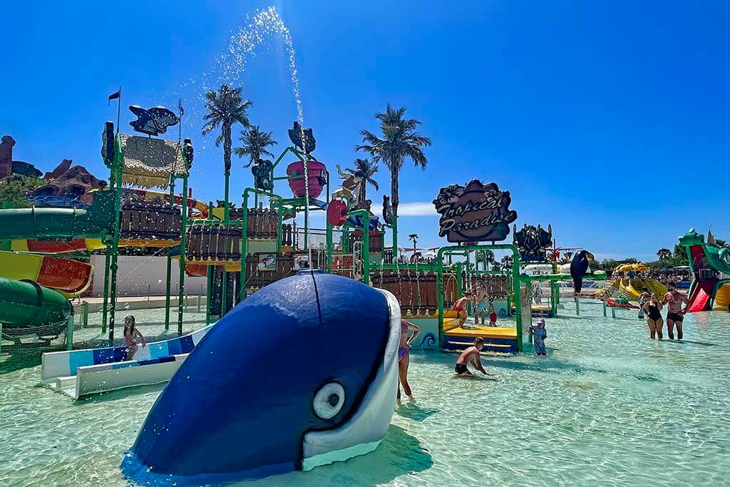 Tropical Paradise kids water playground at Slide & Splash waterpark in Algarve