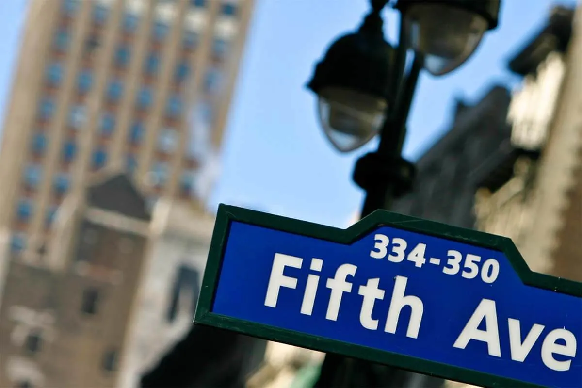 Fifth Avenue sign in New York