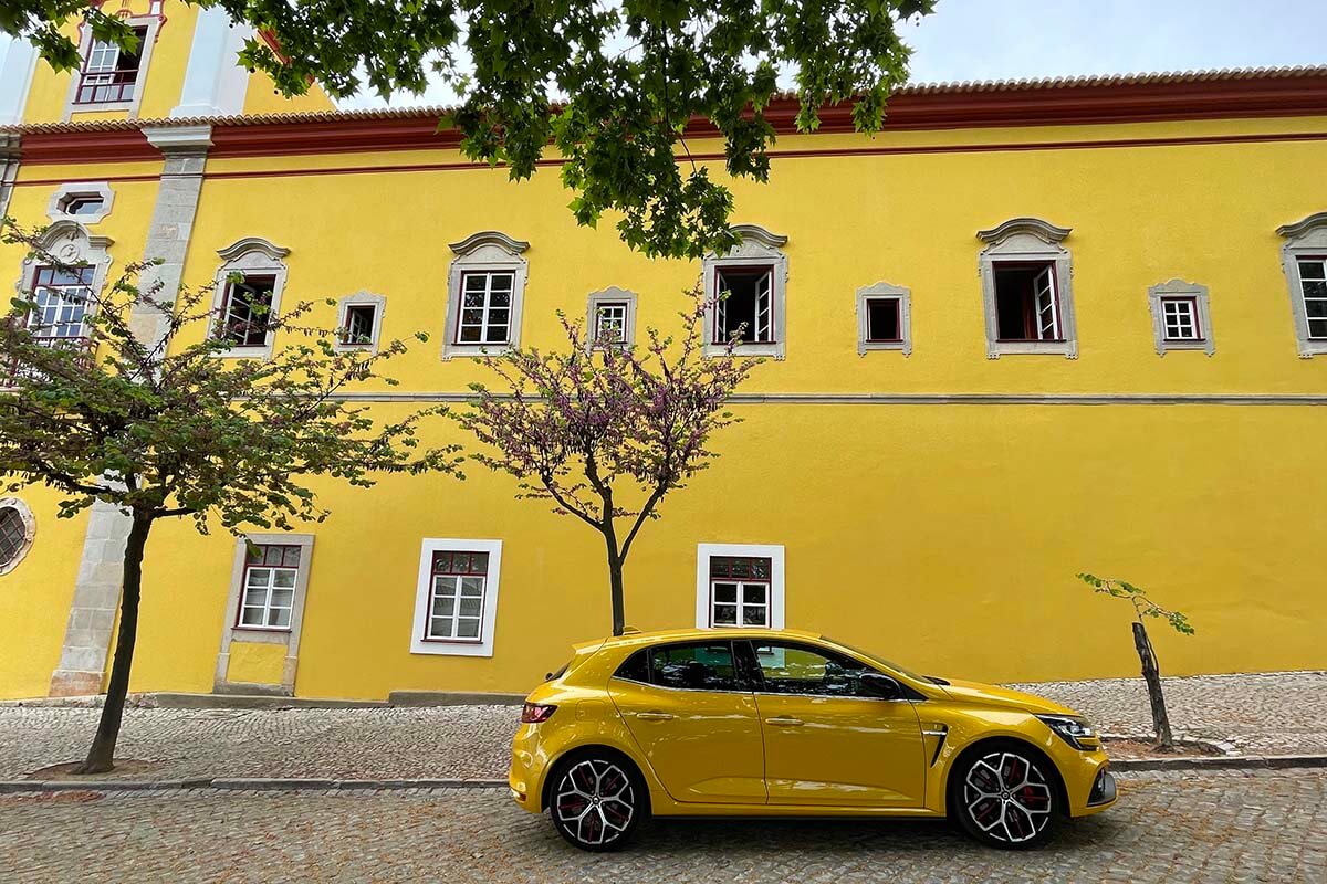 Renting a car is the best way to explore Algarve