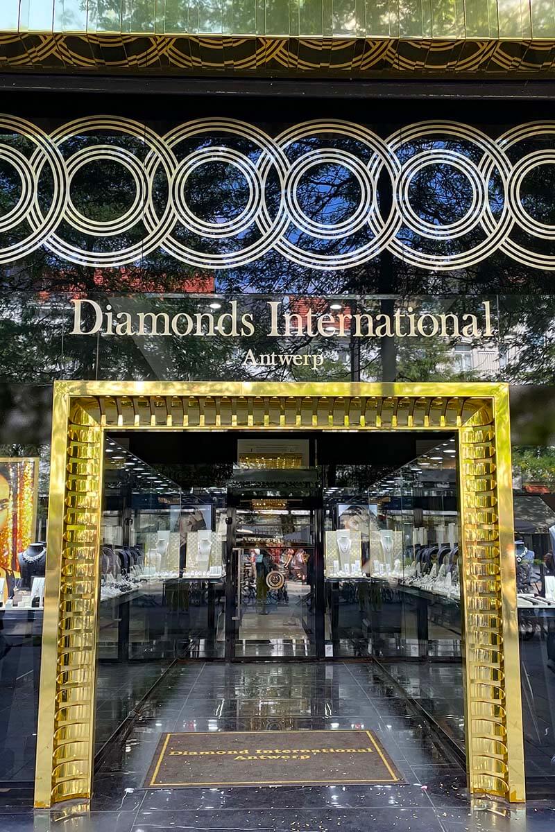 Diamond shop Diamonds International in Antwerpen Belgium