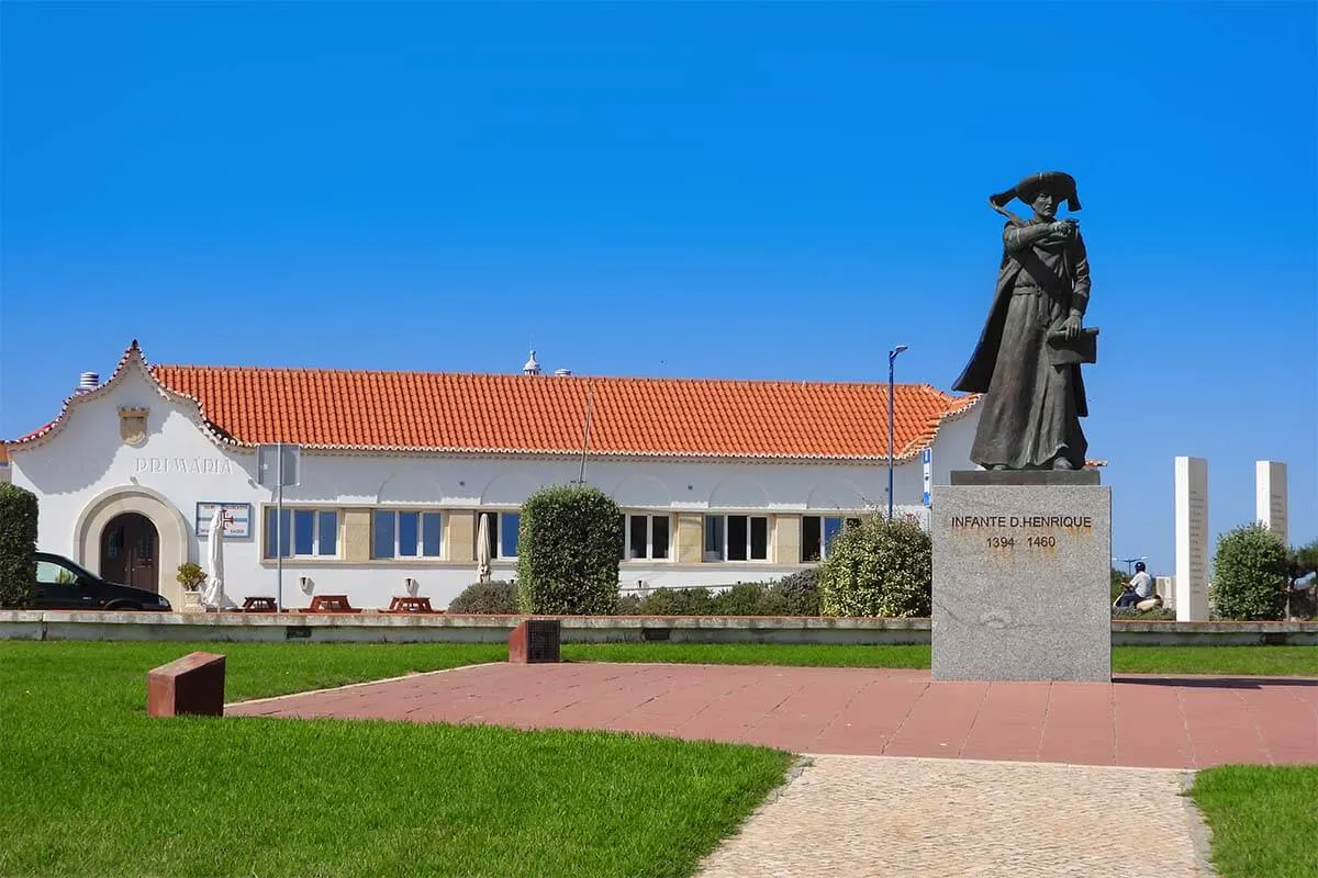 Sagres primary school and the Statue of Infante Henrique (Prince Henry the Navigator) in Sagres town in Portugal