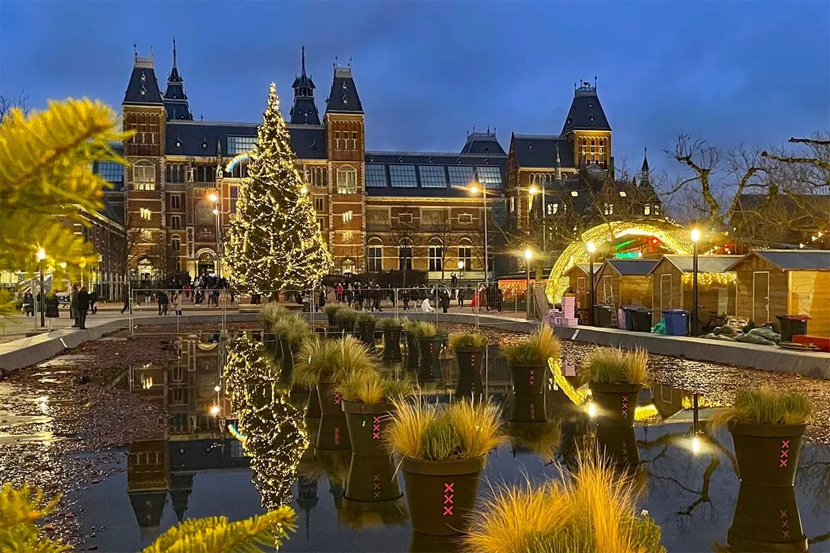 Amsterdam Christmas Tree and Christmas Market on Museum Square