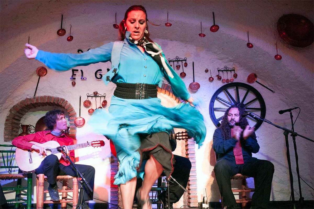 Flamenco show at Sacromonte Cave in Granada - Spain bucket list experiences