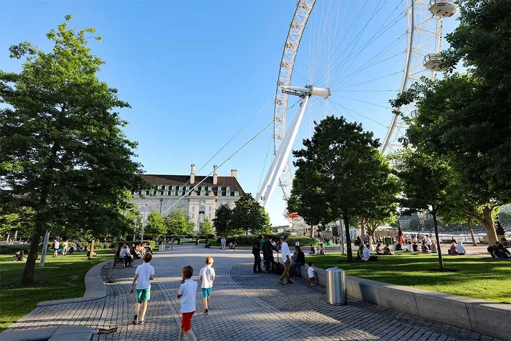 The Queen’s Walk and Jubilee Gardens at the London Eye