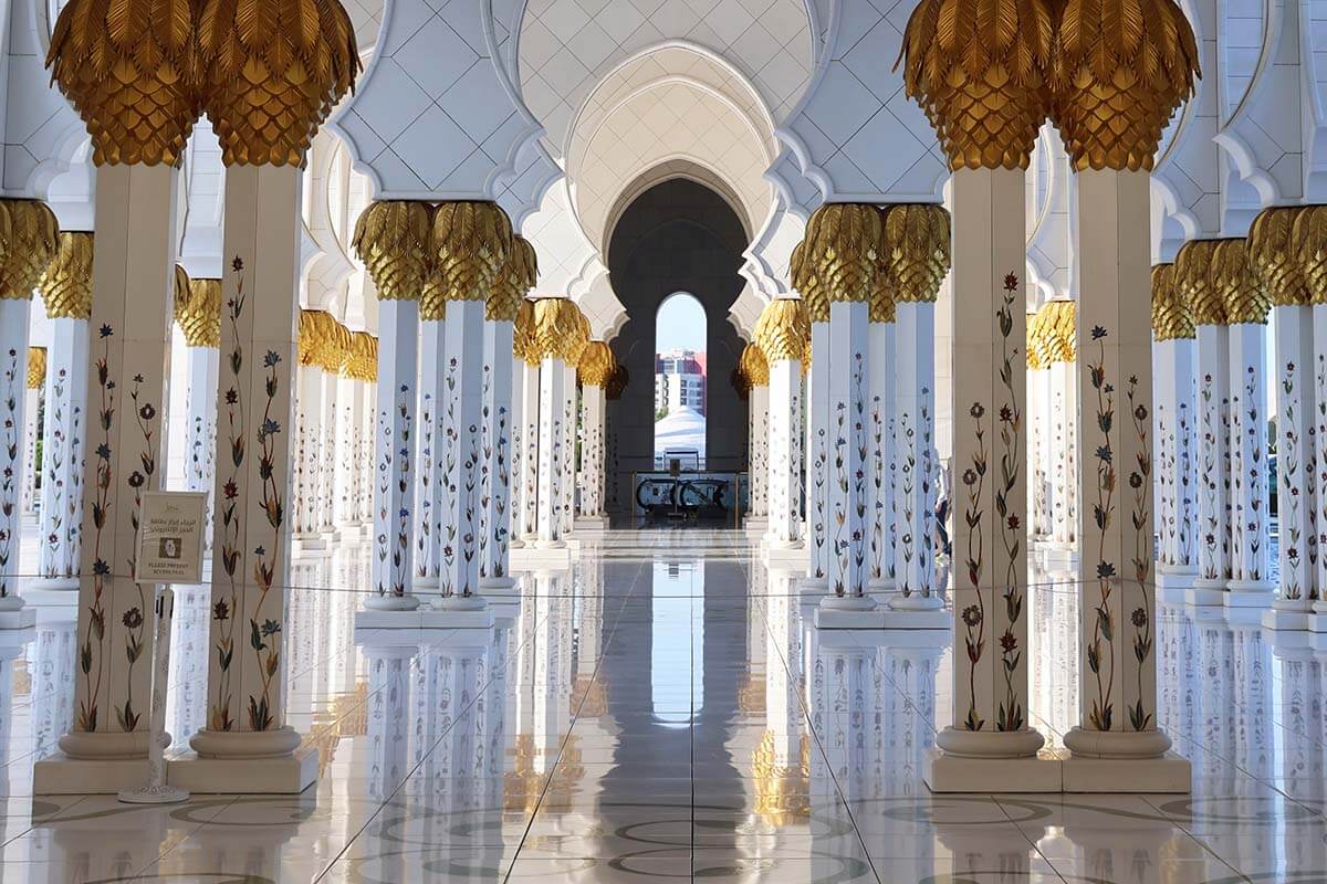 Dubai tour to Abu Dhabi - Sheikh Zayed Mosque
