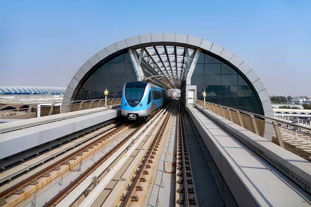 Dubai travel tips - metro