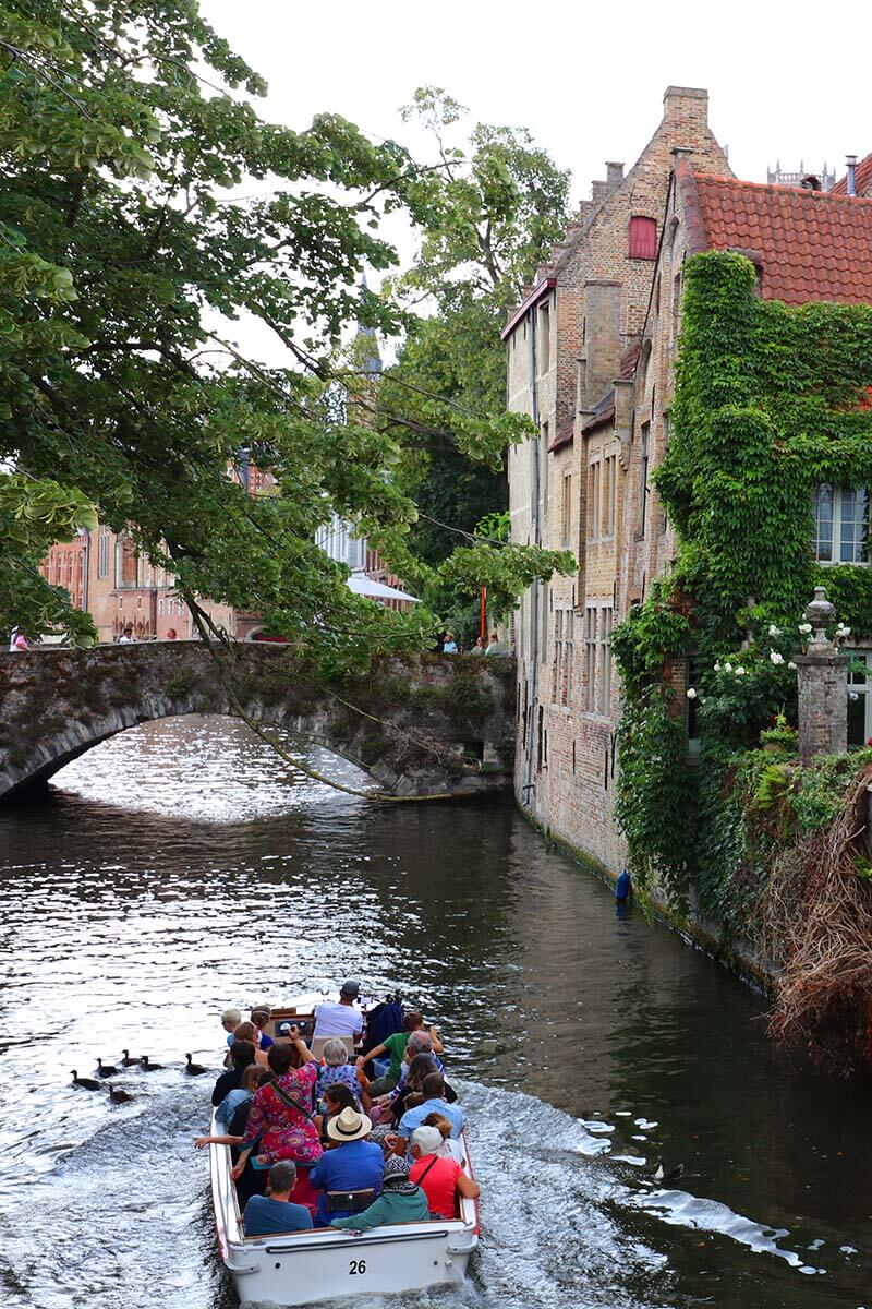 Bruges canals boat tour
