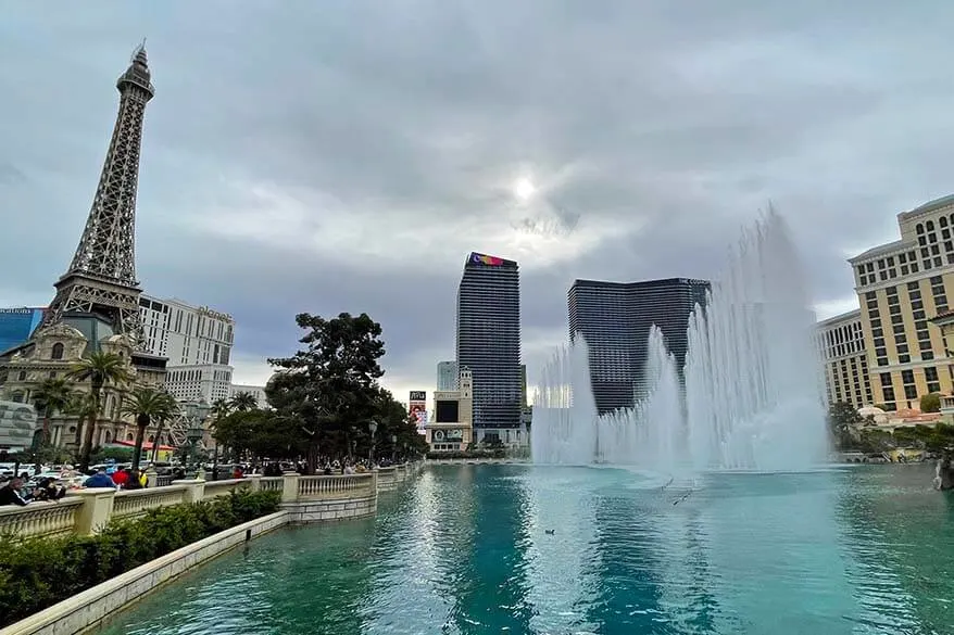 Las Vegas Bellagio fountains and The Strip
