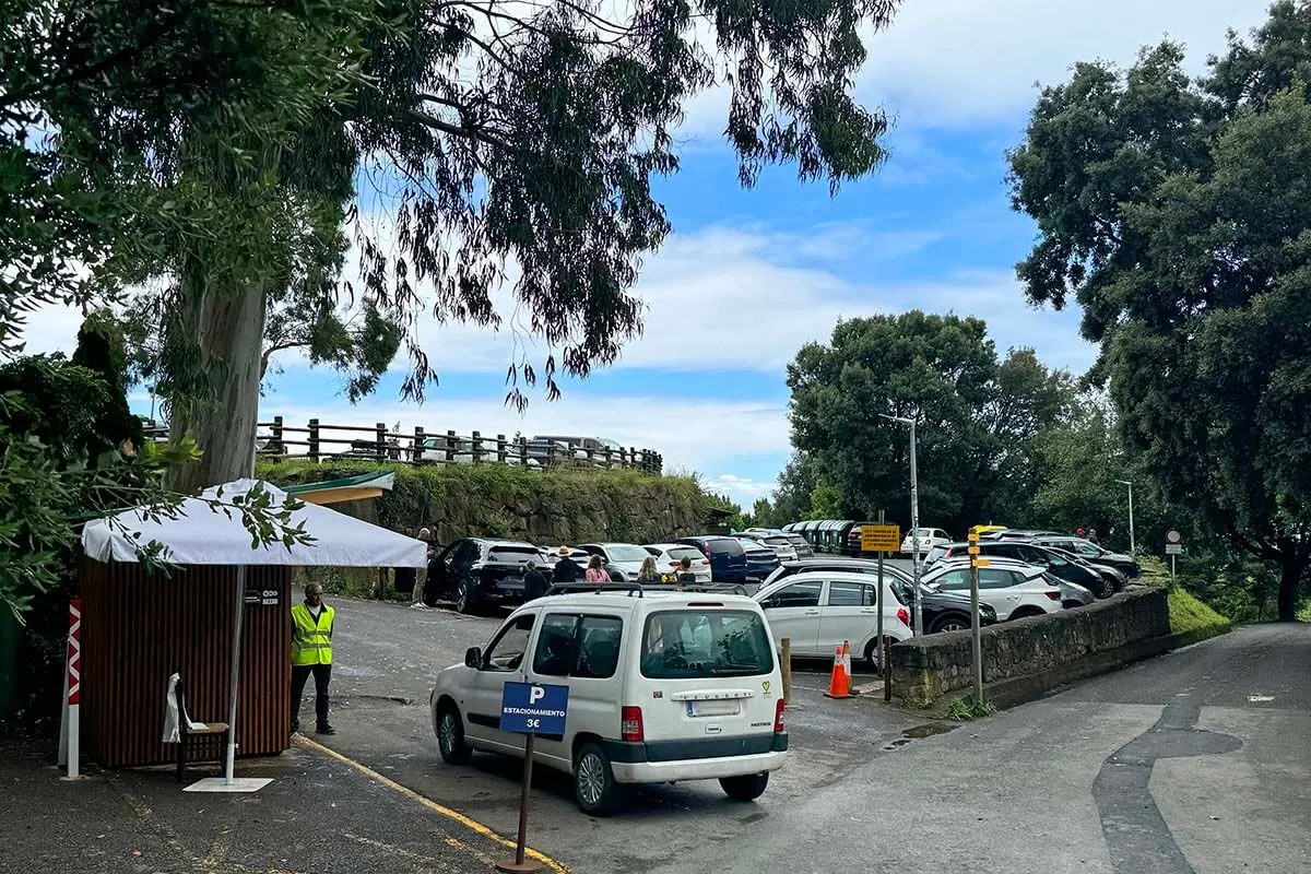 Gaztelugatxe parking