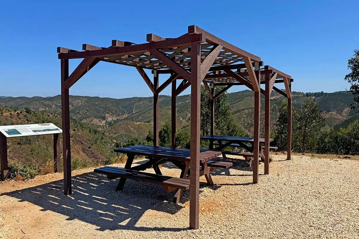 Picnic area at Barranco do Demo Boardwalk in Algarve