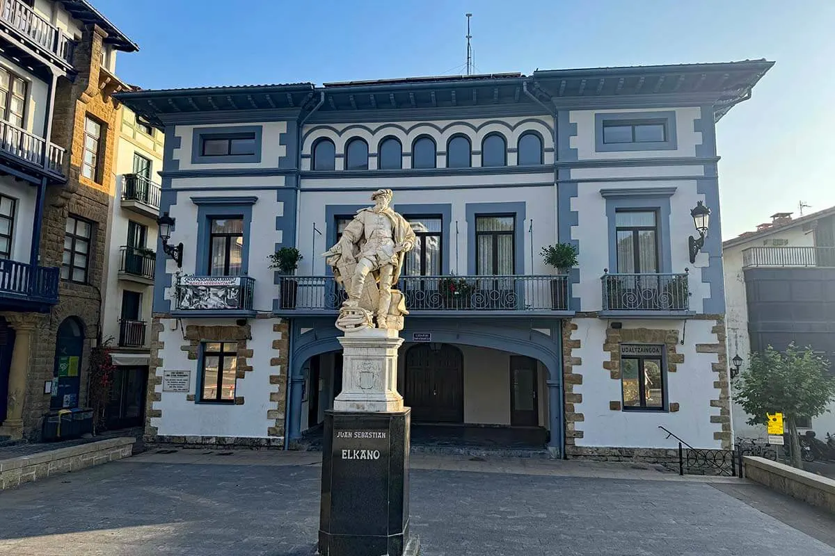 Juan Sebastian Elcano sculpture in Getaria old town