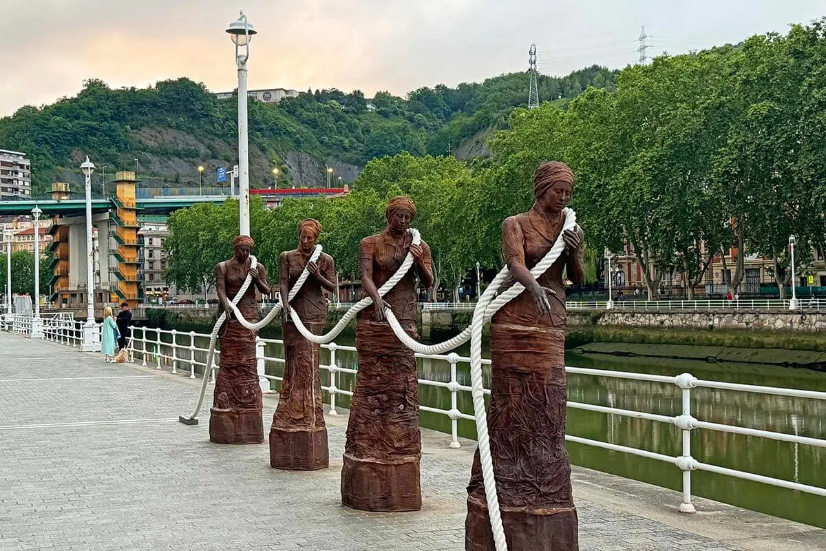 Las Sirgueras sculpture by Dora Salazar in Bilbao Spain