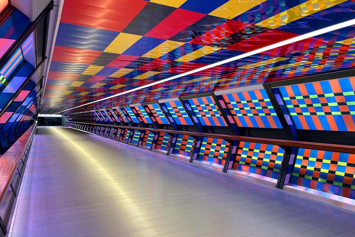 Crossrail Place Footbridge -a must-see in Canary Wharf in London