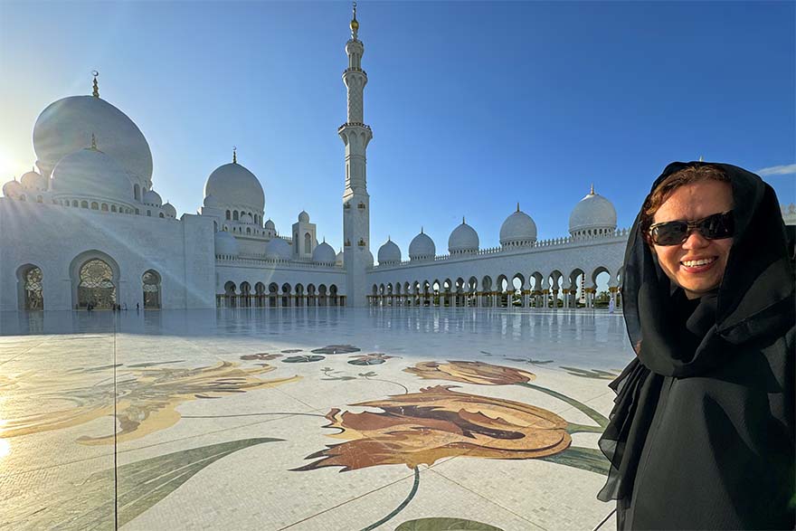 Dress code at Sheikh Zayed Mosque in Abu Dhabi requires to cover up