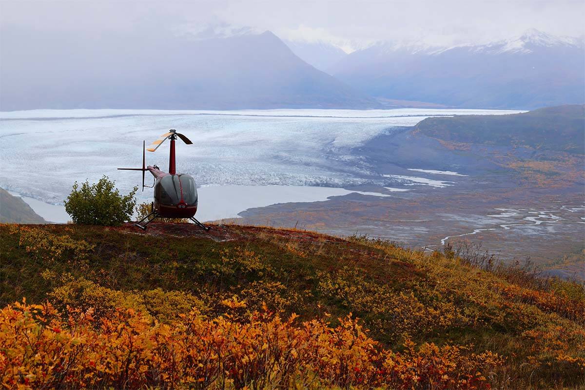 Helicopter in Chugach mountains - Grand Knik Glacier tour Alaska