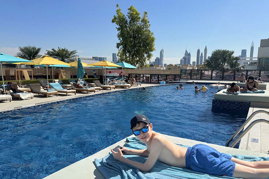 What to wear in Dubai - hotel pool