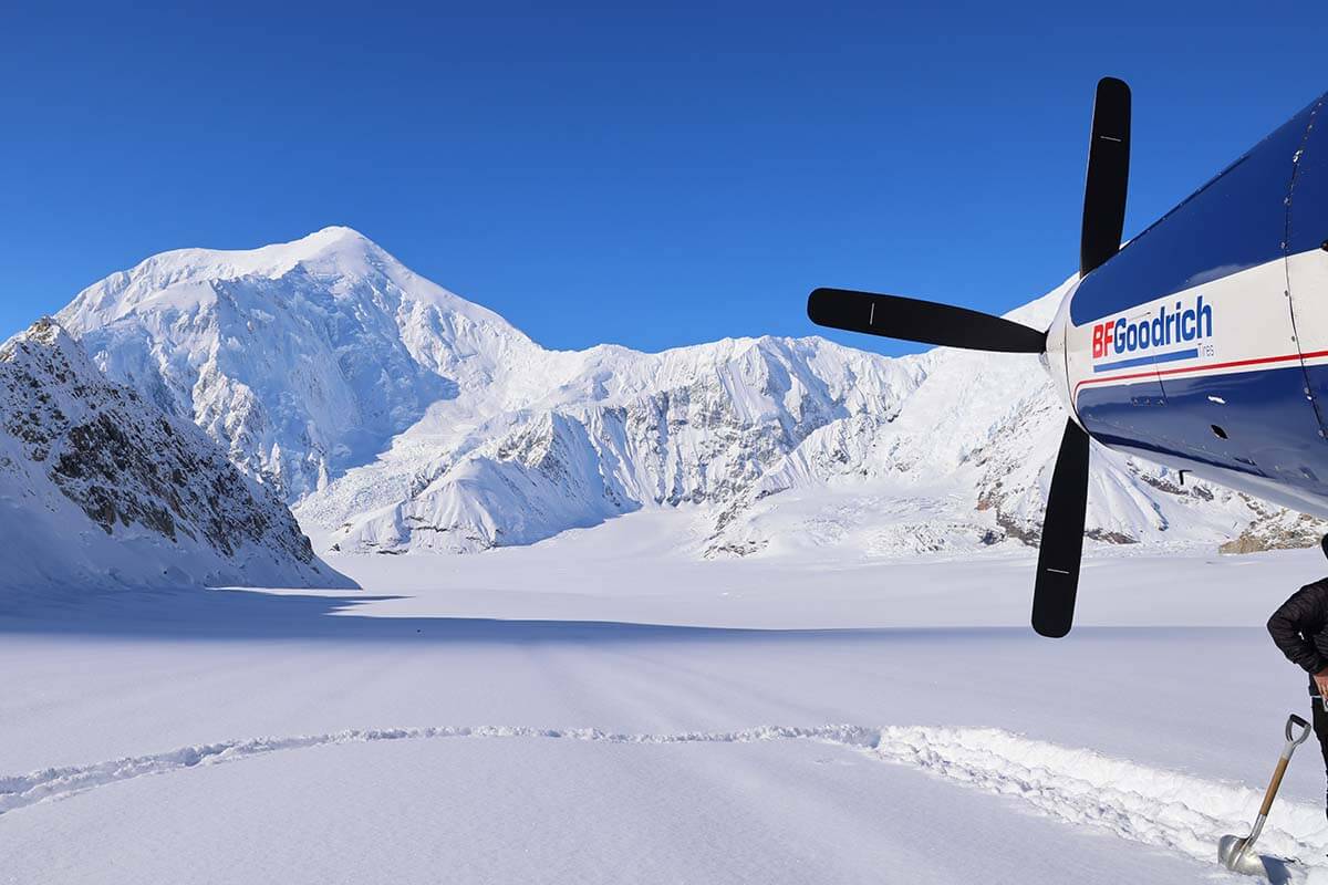 Denali flightseeing tour with glacier landing