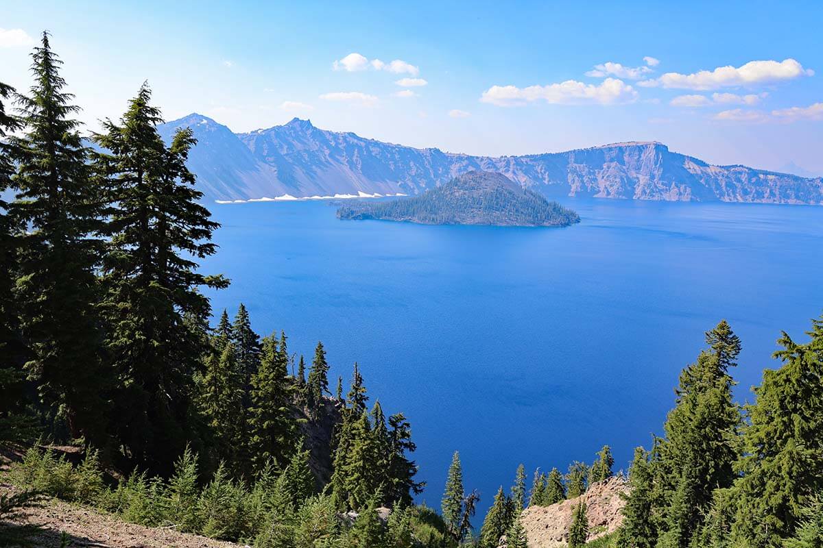 Crater Lake National Park can easily be included in Northern California itinerary