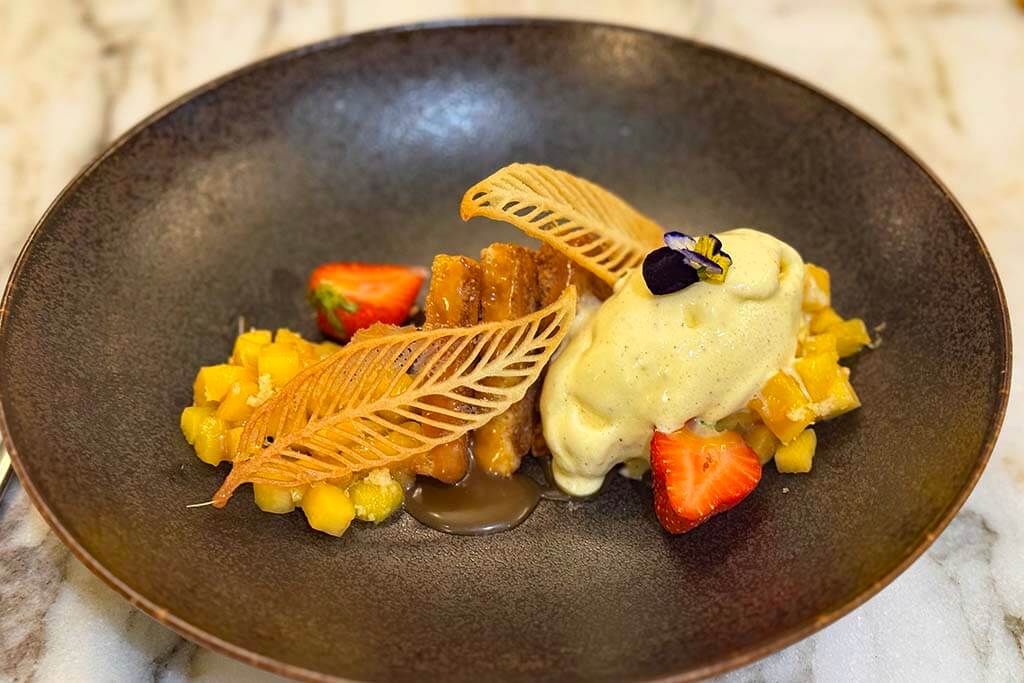 Dessert at Achado by Petrunyak restaurant in Albufeira