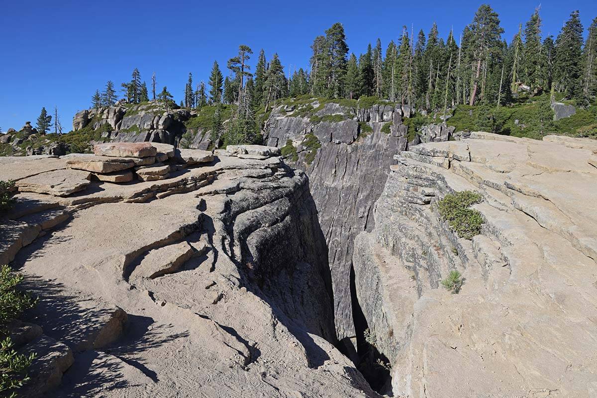 Rock fissures at Taft Point in Yosemite National Park
