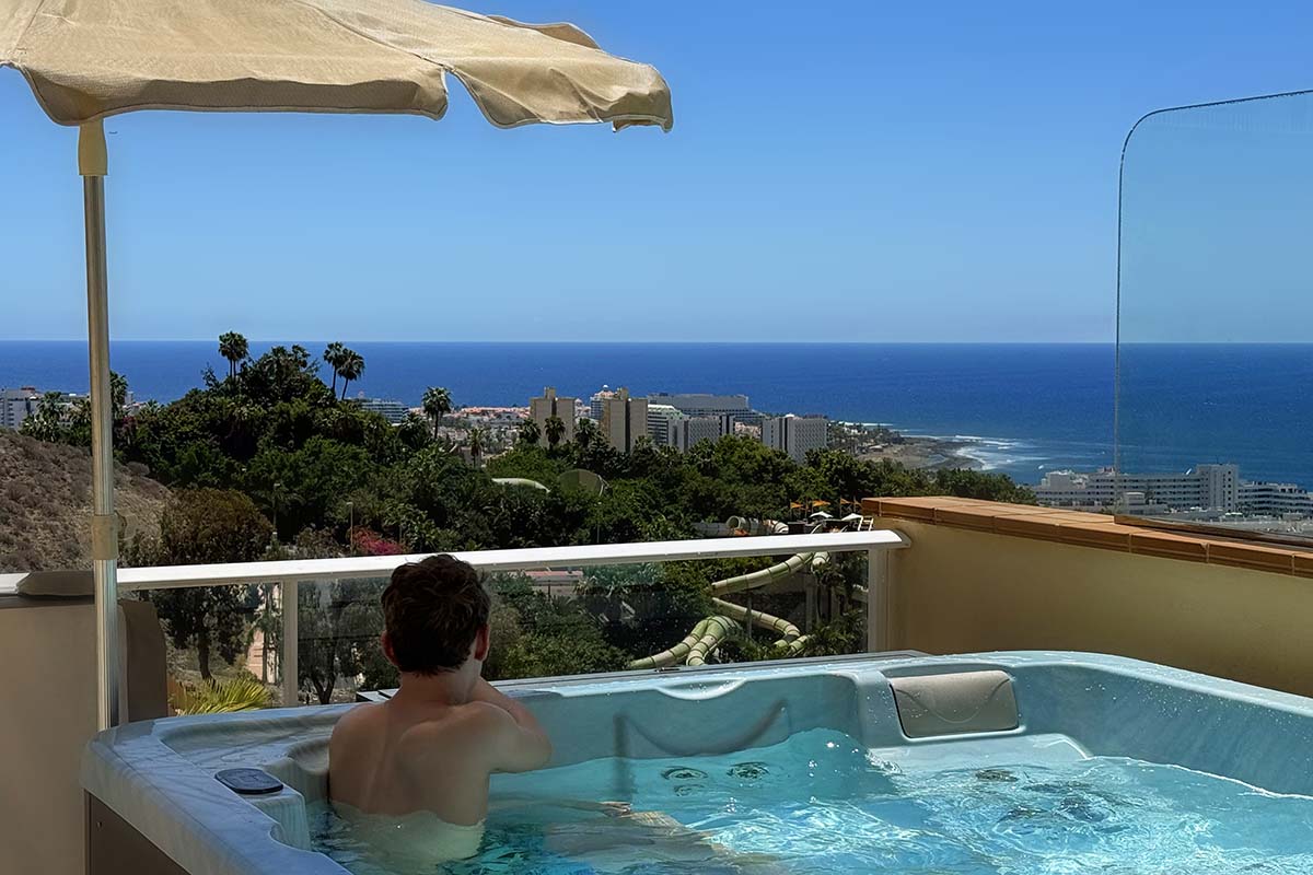 Hot tub with a view on the coast of Costa Adeje in Tenerife. Hotel Wyndham Residences Costa Adeje