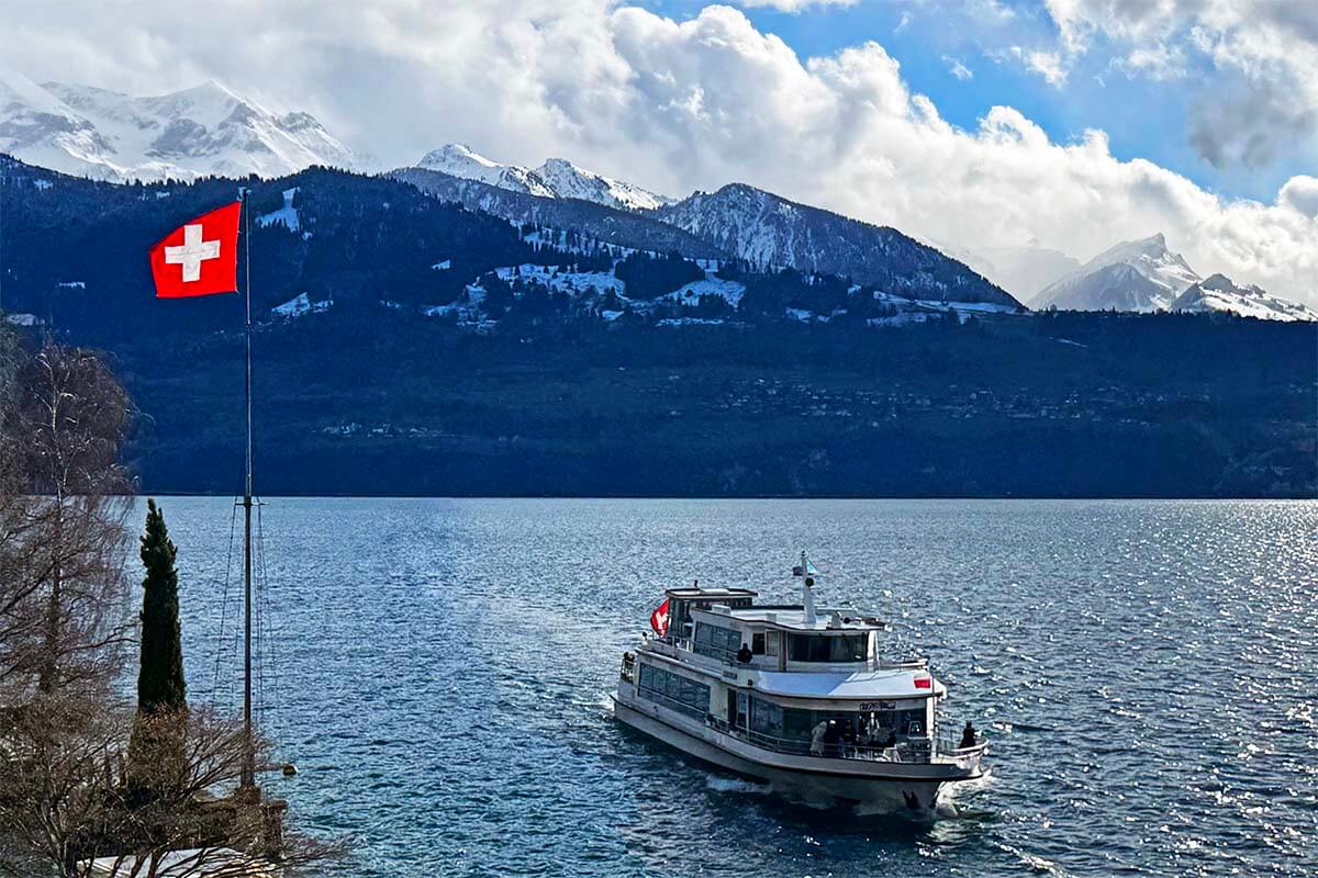 Lake Thun cruise in winter