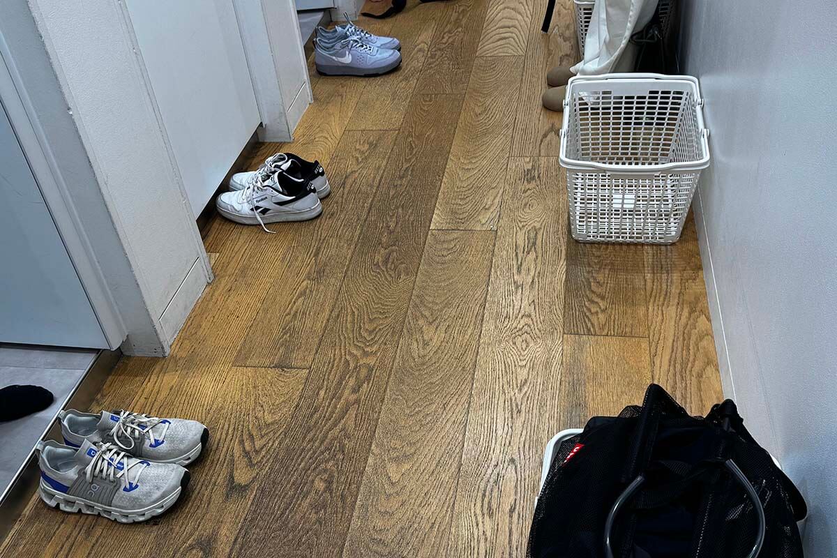 No shoes allowed inside dressing rooms in Japan