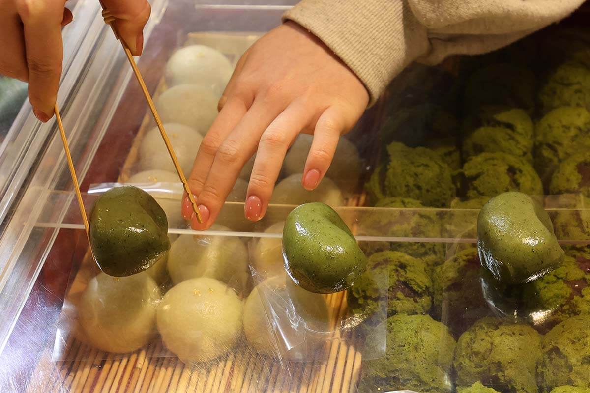 Matcha mochi sweets at Nishiki Market in Kyoto