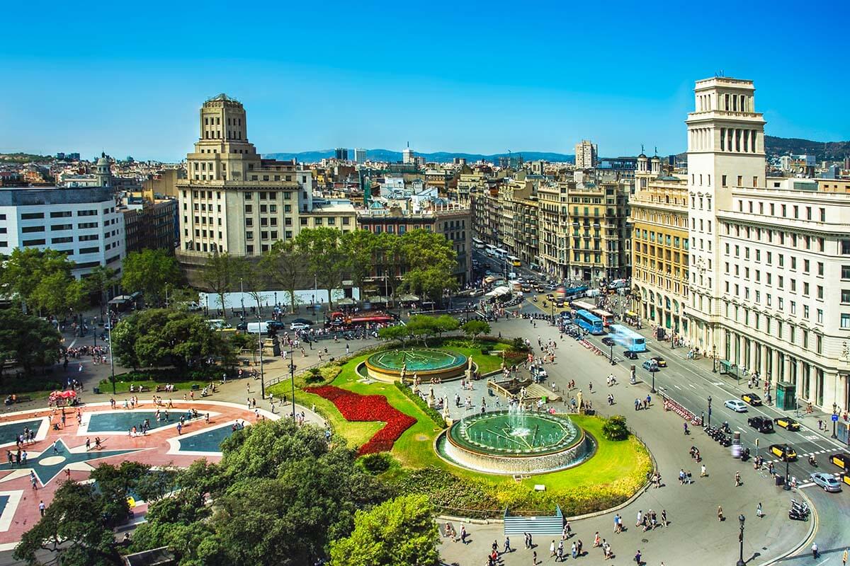 Plaza de Catalunya - best area to stay for sightseeing in Barcelona